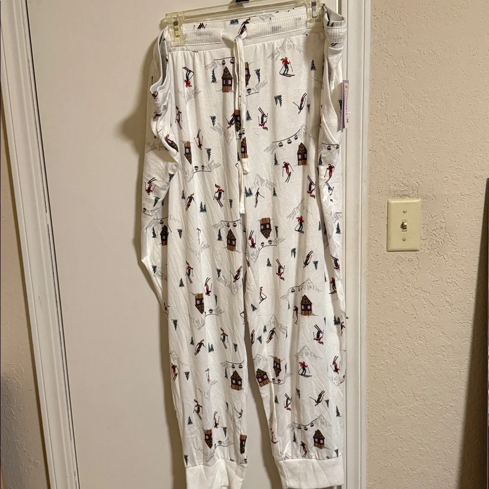 Women's White Ski Print Pajama Pants - Picture 1 of 7